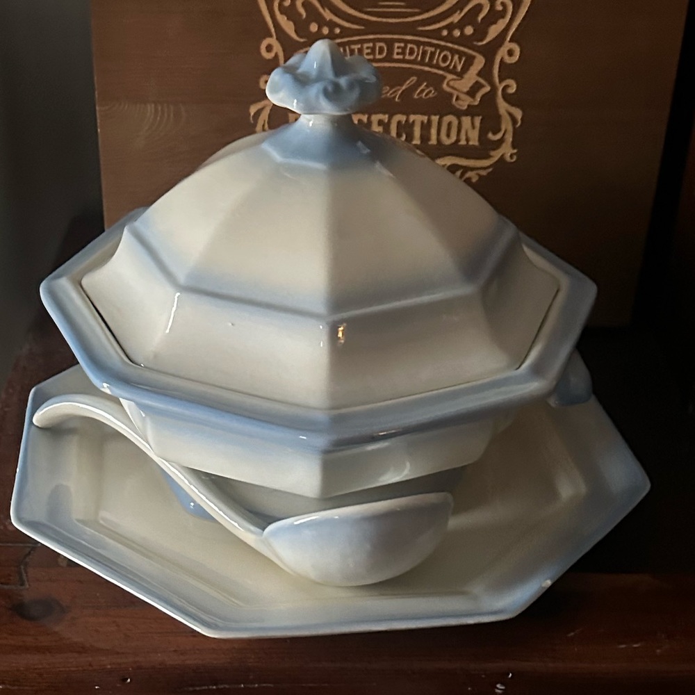 Vintage soup server